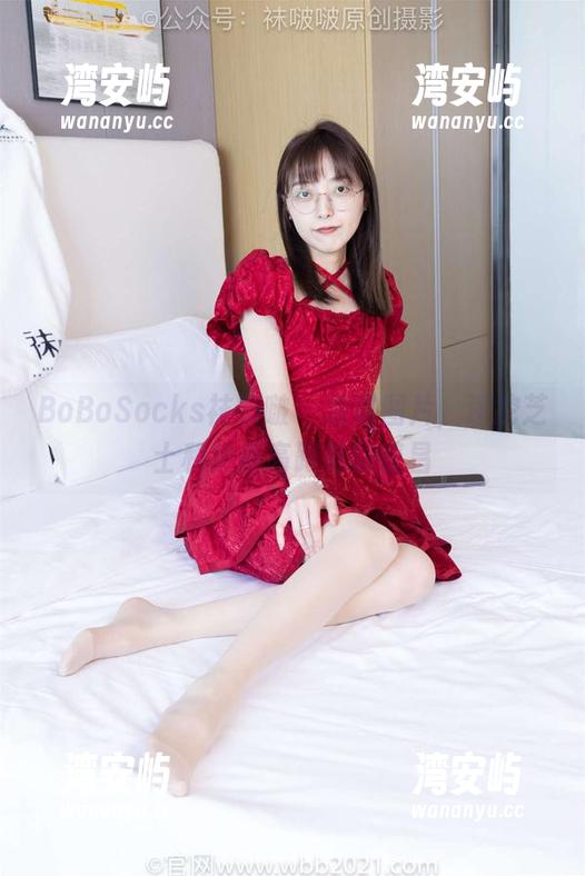 BoBoSocks袜啵啵 - 透过图片，深挖芝士和她俩高跟鞋的暗昌