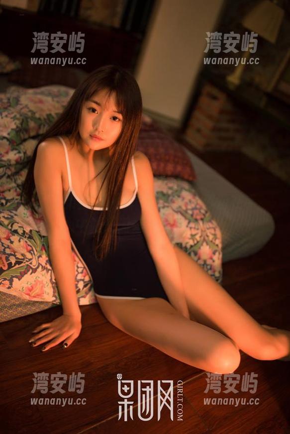 GIRLT果团网 - 龚玥菲日常，资源在手，心中微光闪烁，无需多言。
