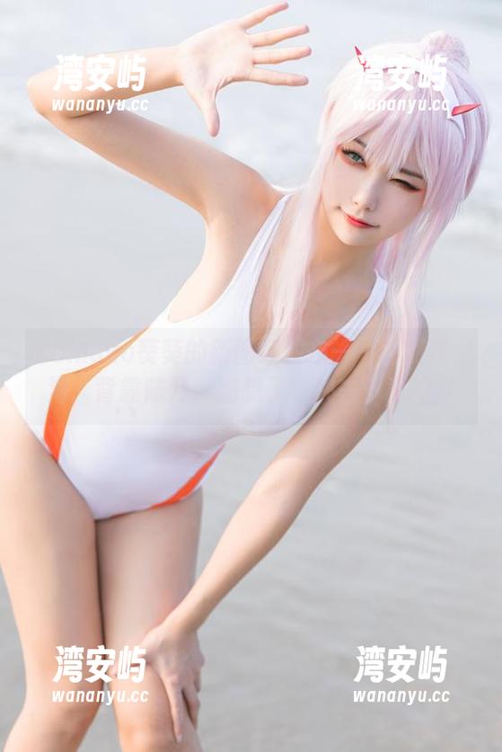Momoko葵葵的新图集发布——面朝翠之海，背靠陆乃，别想了，快去下载吧！