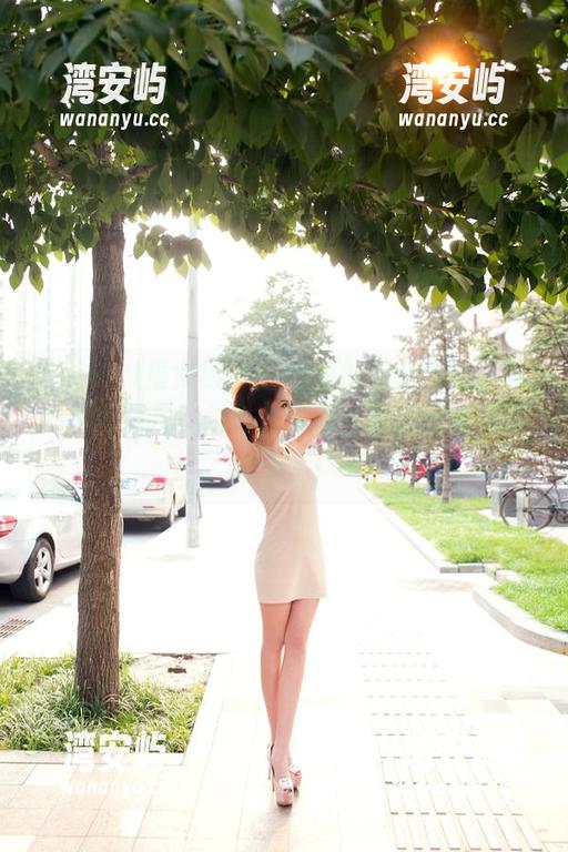 TuiGirl推女郎 - 王依萌的运动资源：精心选的照片，供各位练习‘装得很努力的样子’！