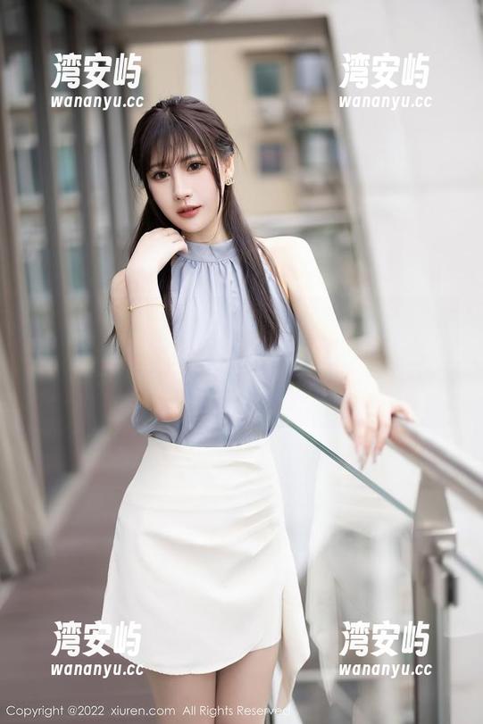 Xiuren秀人网 - 看这e宝小野猫，红裙裙摆轻扬，私房写真真让人不自觉地想要靠近一点。