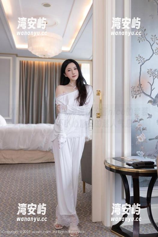 Xiuren秀人网 - 发现奈汐酱nice的套装合集：一种不小心瞥见的迷人气息。