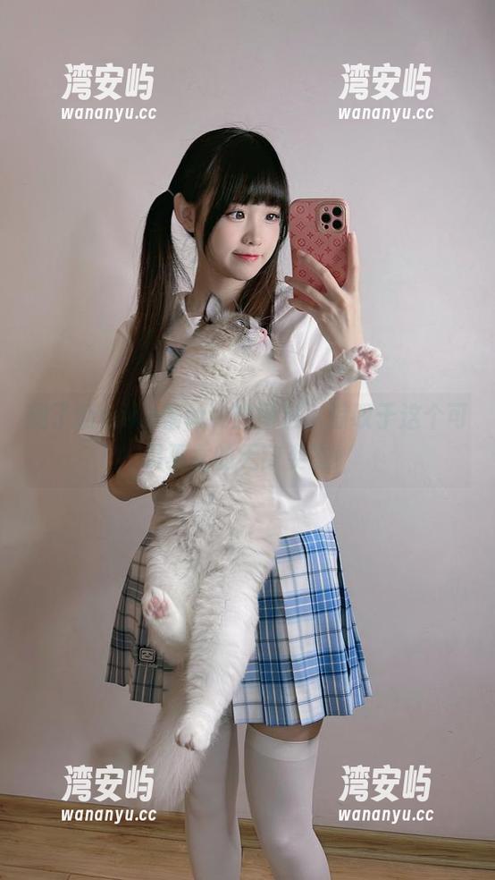 翻了翻miko酱ww的图包，惊叹于这个可畏巫女的无敌姿态！