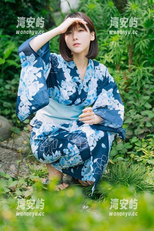 けん研(けんけん)学姐的写真，每一套图都有种“我不想说话但又想说”的撩人气息。