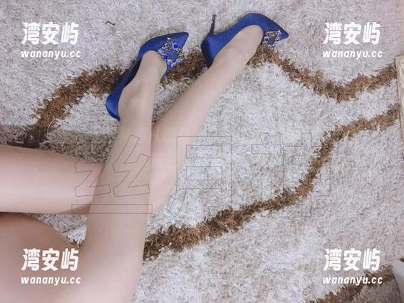 微密圈 - 丝月神是从哪里挖来的资源？酒红高跟+肉丝，搭配出奇妙小火花