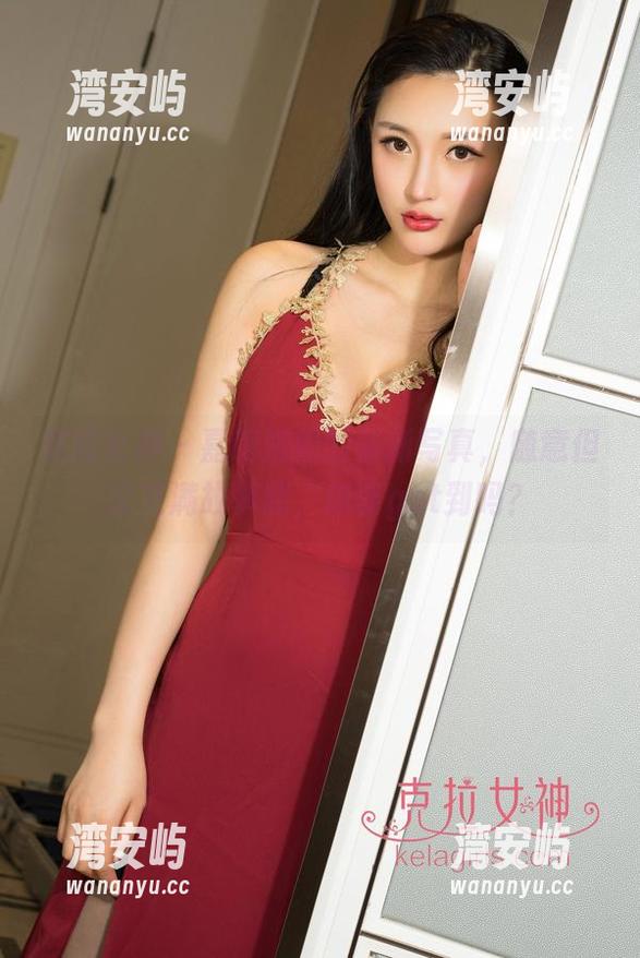 克拉女神 - 嘉萌姐姐的最新写真，随意但又充满故事感，你能get到吗？