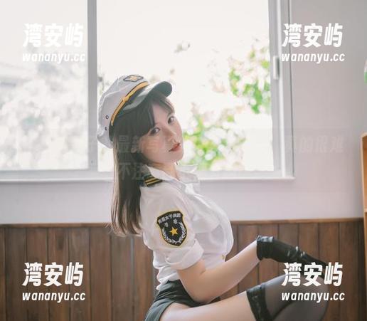 千反田鹿子的最新写真集：套装之下，真的很难不注意到小细节啊…