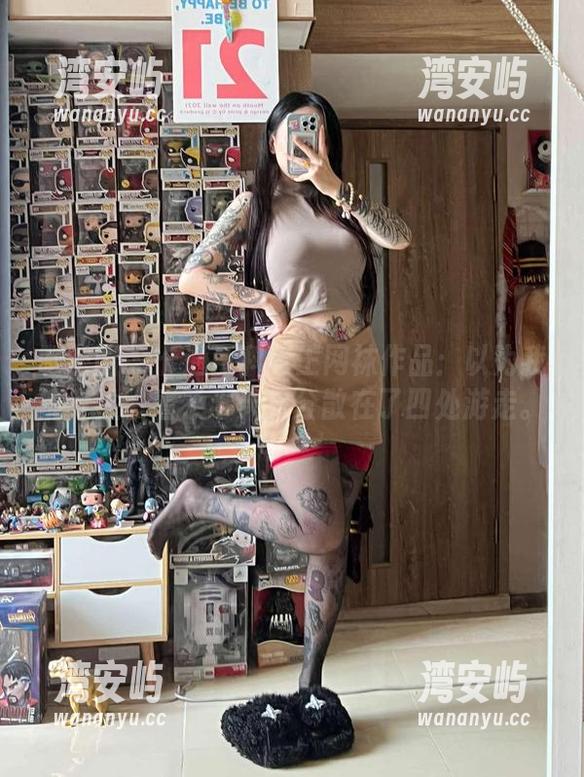 微密圈 - 卡通百科老王网袜作品：以为我能专注，看了半天只分散在了四处游走。