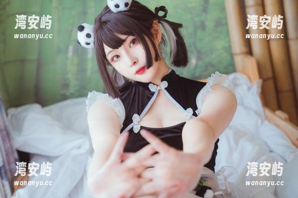 夏夏子和她的职业装，才不会让你失望，尽情享受这份免费写真！