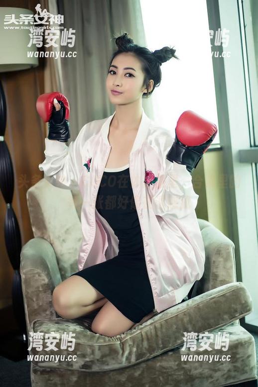 头条女神 - COCO在体操服里，合集里的每一张都好像在诱惑我