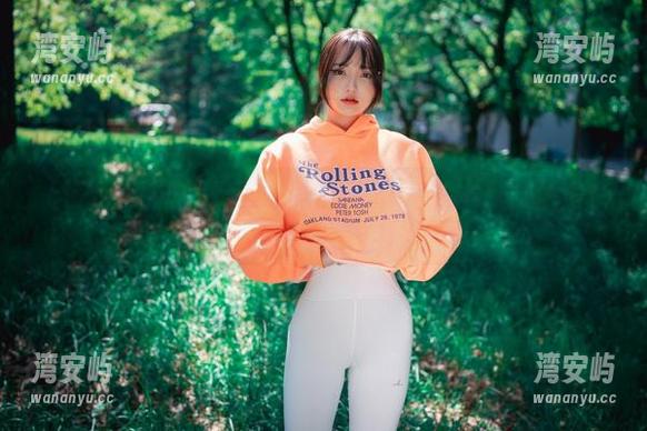 “学姐”版本的孙乐乐(손예은)私拍，象外星资源，来得莫名其妙。