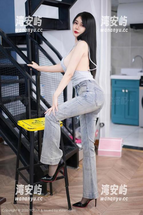 尤蜜荟 - 是小逗逗的毛衣美图，这搭配…是秋天的时尚事故吗？