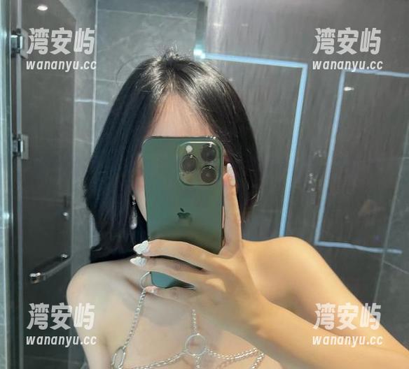 微密圈 - 最新泳池作品集，张鑫baby又来水里撒欢了！