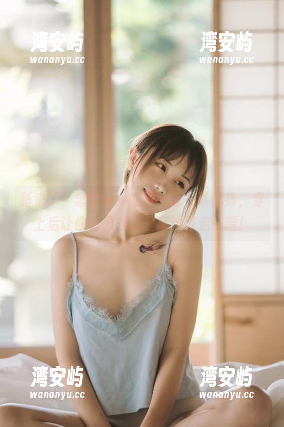 新来了，念雪ww的粉色泳衣写真集，穿上后让你也想去比基尼沙滩走一遭！