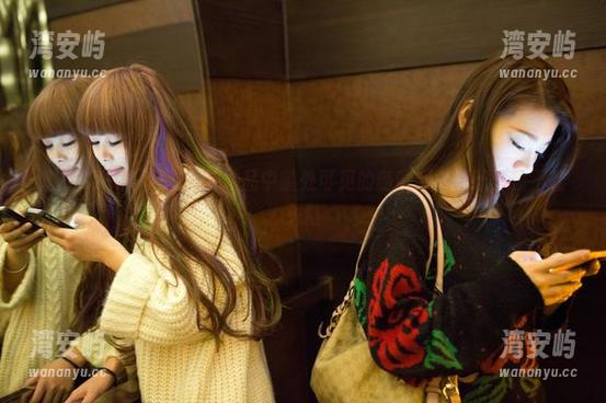 推女郎 - 在黄可的JK作品中随处可见的随意感总是让人摸不着头脑