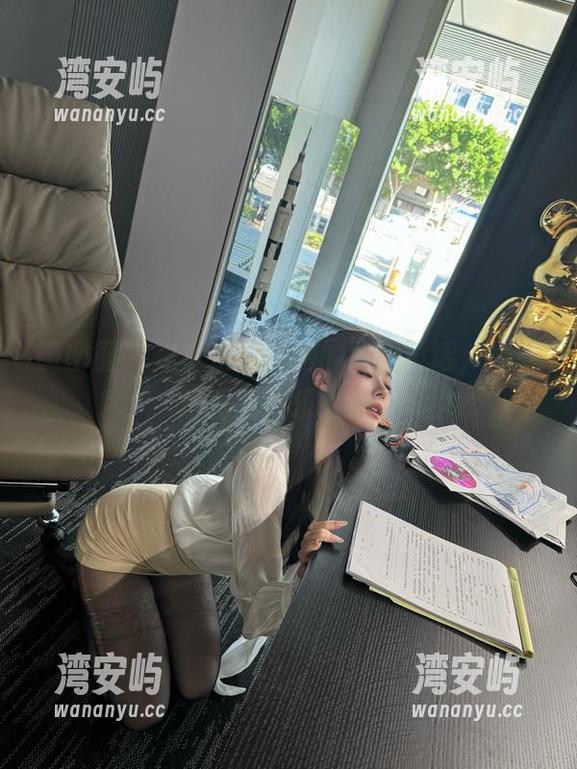 微密圈 - 是小逗逗与她的双人童话，最新写真集欢乐上场！