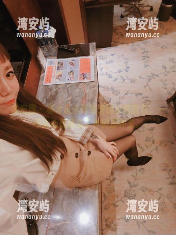 微密圈 - 杨大乐乐很靠谱的校服图包，一不小心就看走了神的那种美。