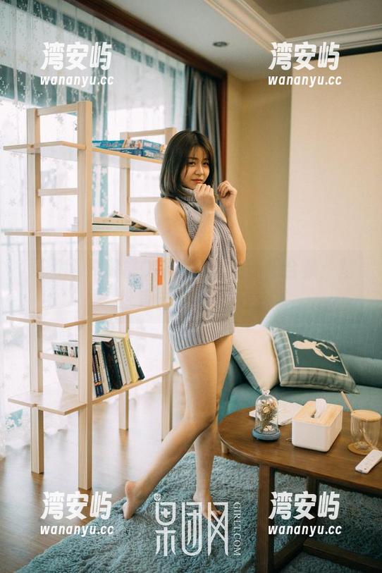 果团网 - 蜜桃Q妹儿的泳池畅想合集：壁纸直击你的夏天！