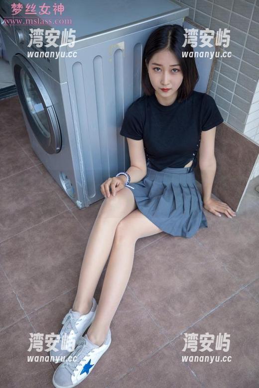 梦丝女神 - 璇璇最新兔女郎照片——居然让我想起了小时候的玩偶哈哈哈。