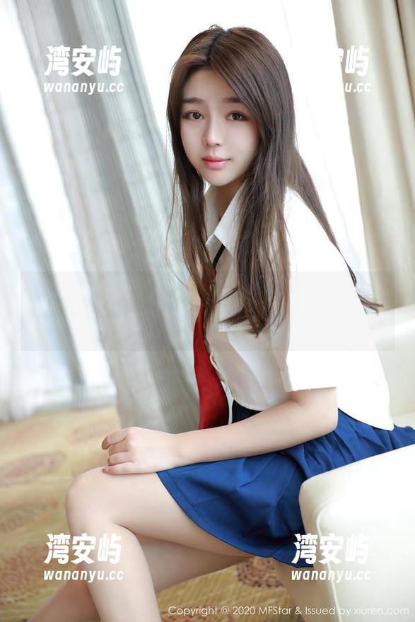 模范学院 - 婠婠么的海边合集，分享她如何把沙滩变成T台