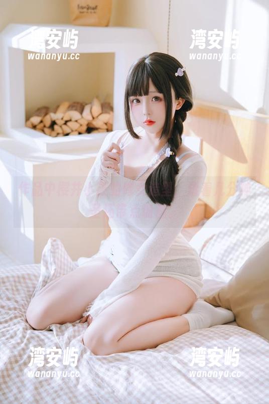 作品中樱井小莜的修女造型，透着几分神圣还带点诡魅。