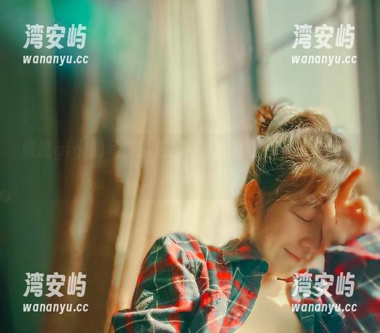 樱晚gigi的写真拍成了一本隐喻的图鉴，套装是上天的安排？