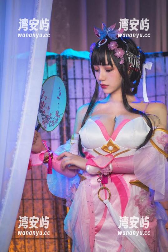 又是洛丽塔大哥的夏日写真，什么时候能见见真人啊？