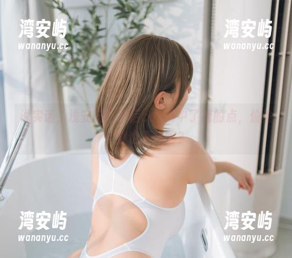 浅安安 说实话,浅安安的午后cos戳中了我的点,偷偷下载也不错吧?