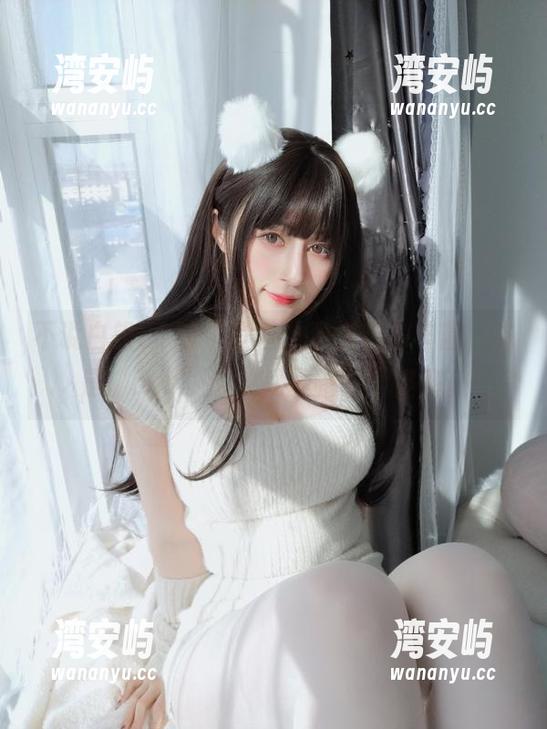 不说白银81的“圣诞”素材有多丰富，光是“cos”这块就暴露一个怪癖。