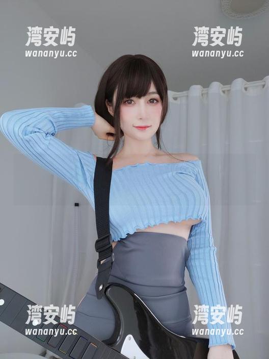 白银81水手服图集，选的时候她有没有考虑过海浪的效果？
