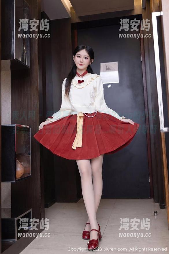 秀人网 - 美图更新，小海臀Rena的少女姿态，白皙的肌肤还真是...吸引人眼球呀。
