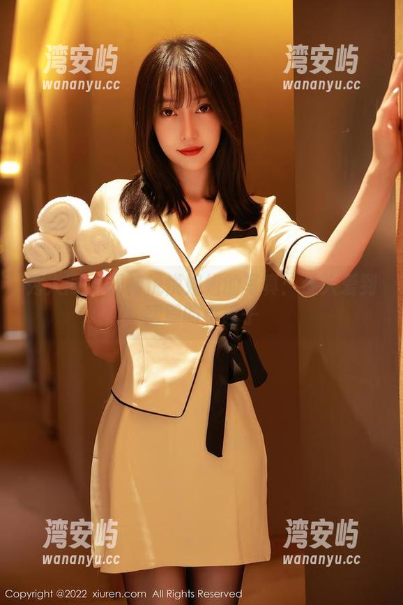 秀人网 - 模特悦悦姐姐的写真：让人爱到翻篇的小碟子