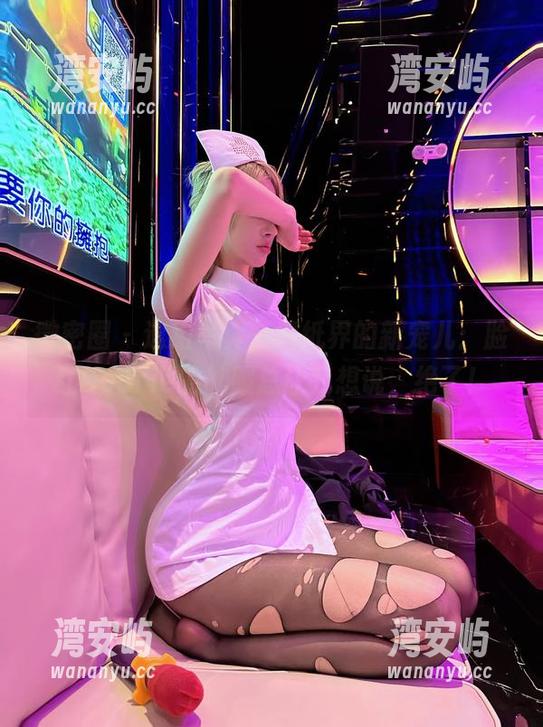 微密圈 - 这组写真，墙纸界的新宠儿：脸红Dearie的礼服总让我想说，绝了！