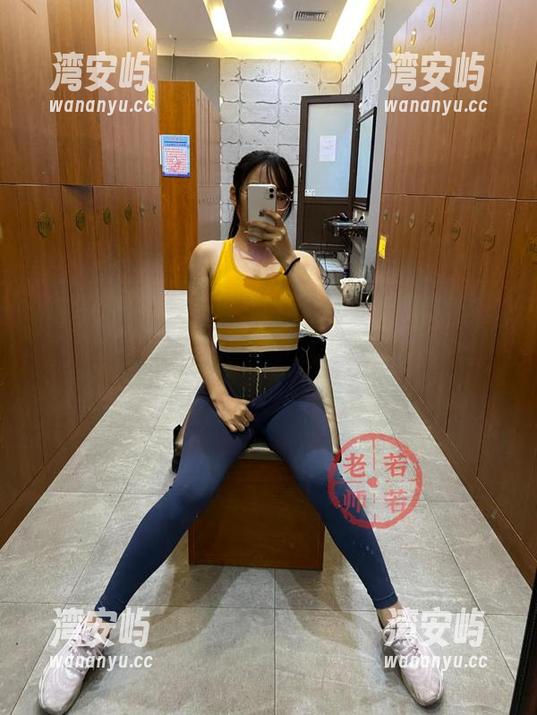 微密圈 - 咳咳，见到若若老师的红裙全套写真，我立马变成了小迷弟，内心种草狂魔上线。