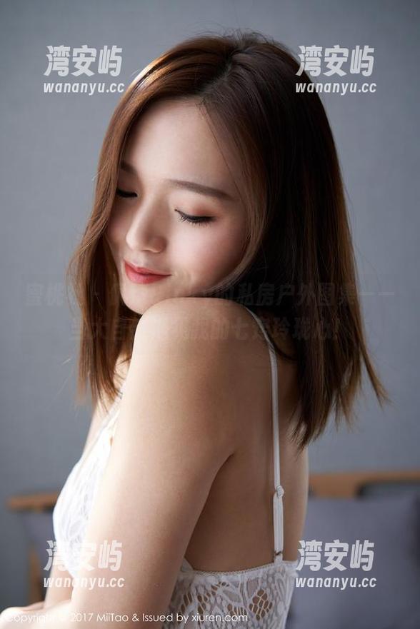 蜜桃社 - 佩琦Pinky的私房户外图集——当大自然遇见我的七窍玲珑心！