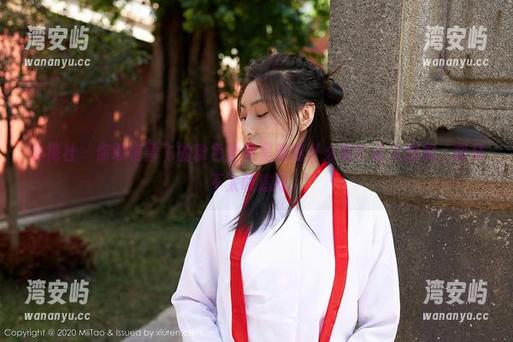 蜜桃社 - 你敢信雪飞的粉色全集里藏着什么嘛？让人想象，却又不太敢追问。