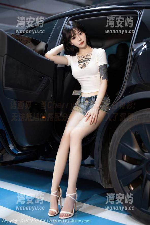 语画界 - 当Cherry樱桃酱遇上白衬衫：无法抵挡的搭配分享，一时陷入了沉思...