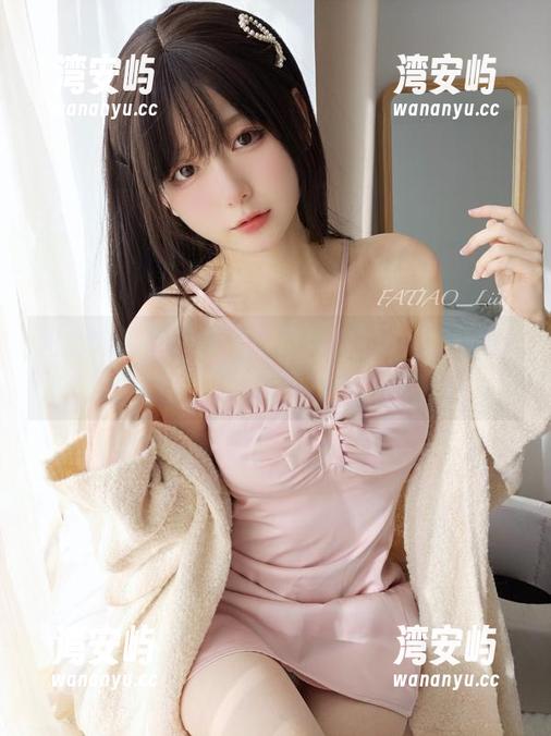 图片分享中，迷之呆梨与她的小吉他妹妹有何不同？