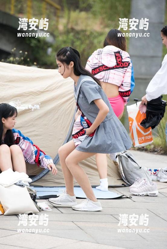 魔镜街拍大赏：女洗车工的高清作品，洗净的不仅是车更是视线